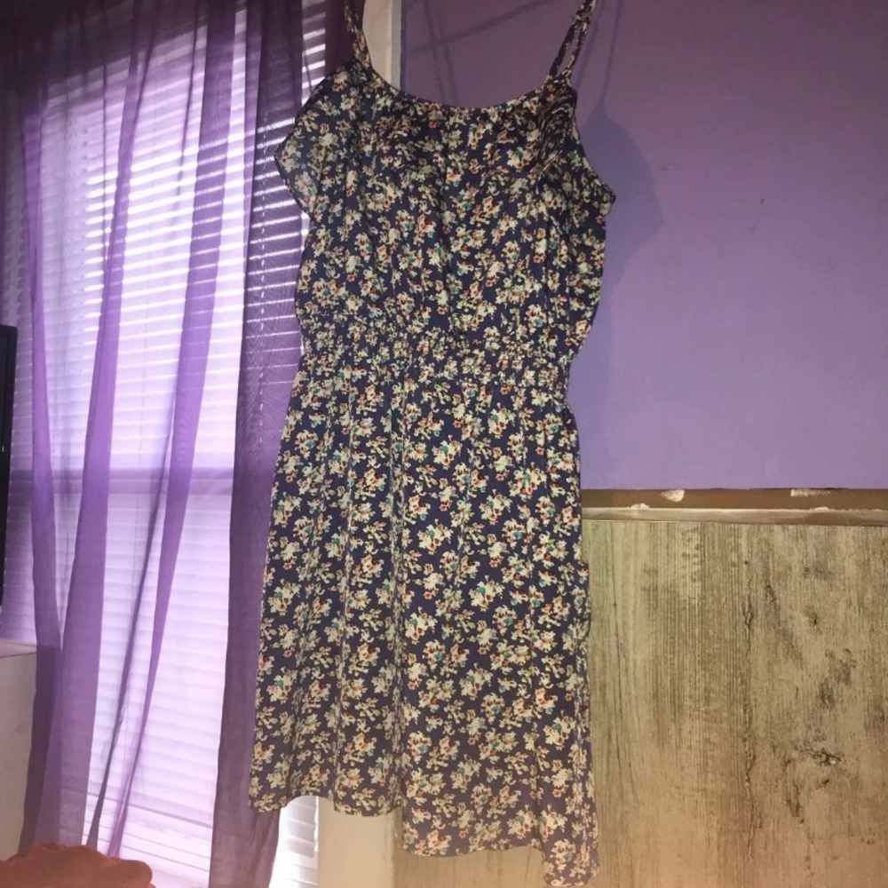 Floral dress with pockets! :))